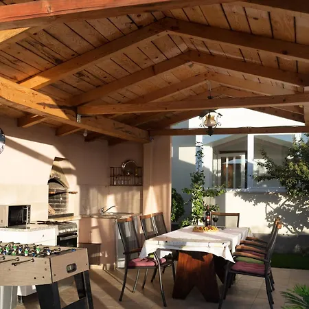 Villa Green Oasis With Private Pool, Full Privacy Villa