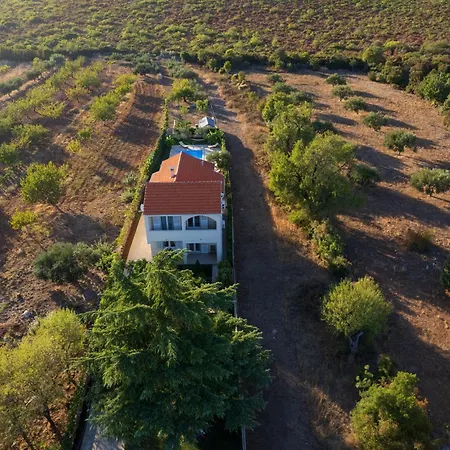 Vila Villa Green Oasis With Private Pool, Full Privacy *