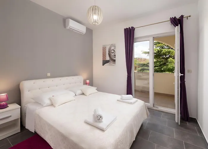 Vila Villa Green Oasis With Private Pool, Full Privacy *