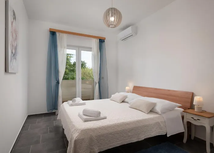 Villa Green Oasis With Private Pool, Full Privacy Sukošan