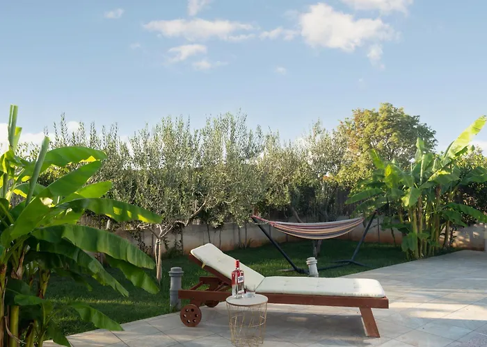 Vila Villa Green Oasis With Private Pool, Full Privacy *