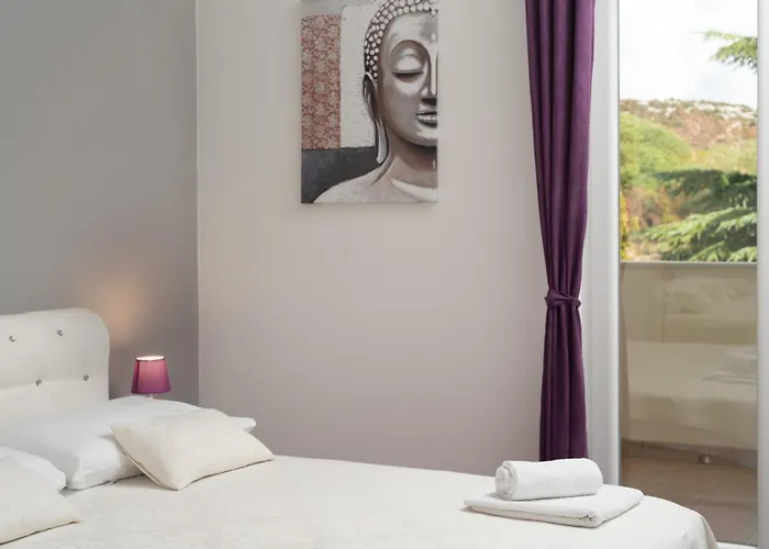 Villa Green Oasis With Private Pool, Full Privacy * Sukošan