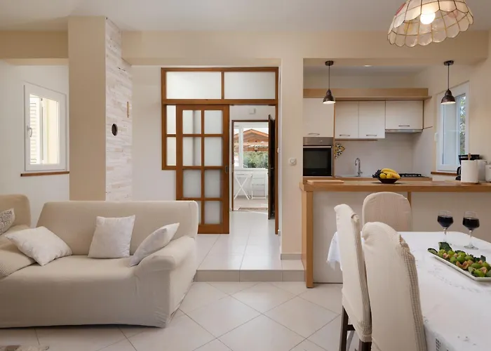Villa Green Oasis With Private Pool, Full Privacy Vila Sukošan