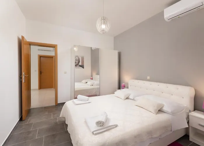 Vila Villa Green Oasis With Private Pool, Full Privacy Sukošan