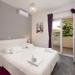 Villa Villa Green Oasis With Private Pool, Full Privacy *