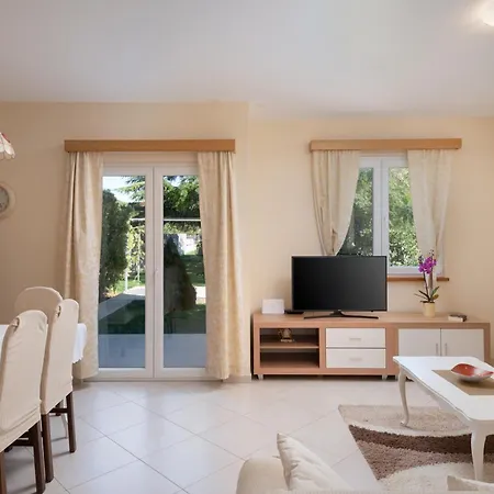 Oasis With Private Pool, Full Privacy 빌라 Sukošan