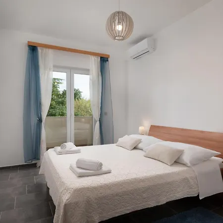 Oasis With Private Pool, Full Privacy Sukošan