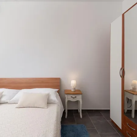 Oasis With Private Pool, Full Privacy * Sukošan