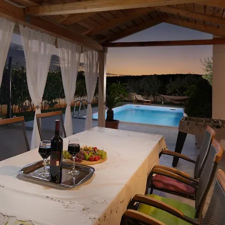 Oasis With Private Pool, Full Privacy * Sukošan