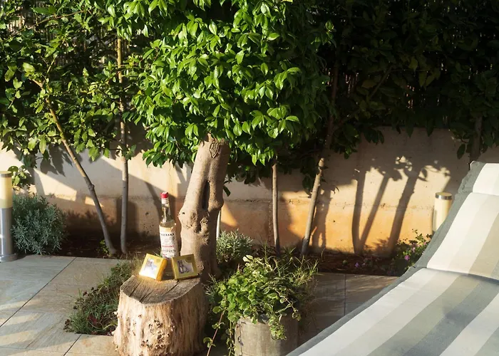 Villa Green Oasis with large pool Sukošan