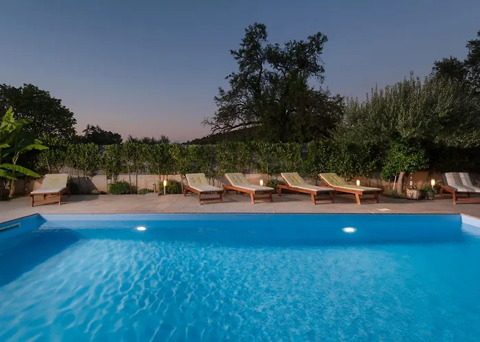 Villa Green Oasis With Private Pool, Full Privacy