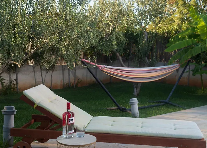Villa Green Oasis with large pool Villa *