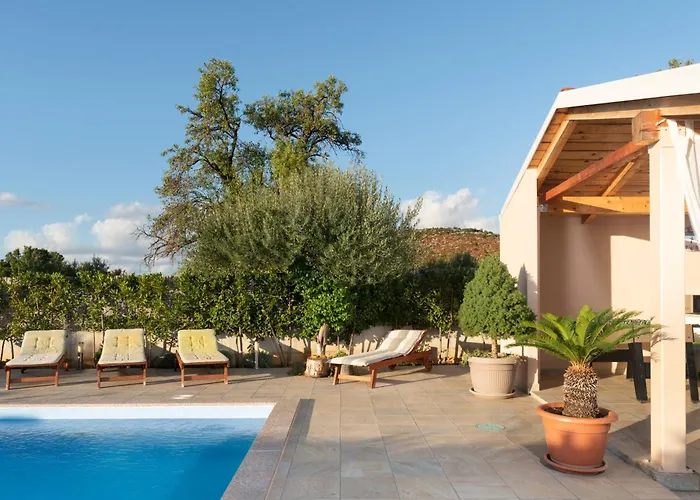 Villa Green Oasis With Private Pool, Full Privacy Sukošan